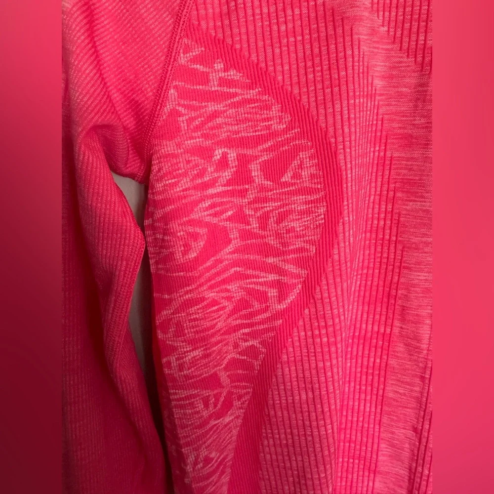 Lululemon Swiftly Tech Long Sleeve Top Neon Coral Pink Thumbholes Size 6